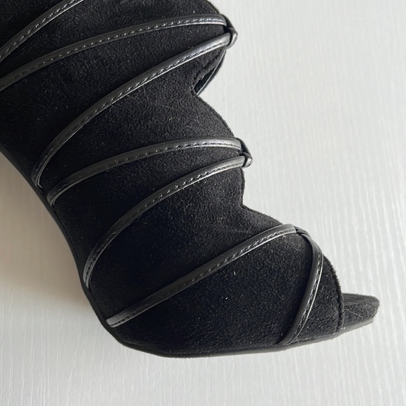 Black Lace Up Heels Faux Suede with Faux Leather Accents Runs 1/2 size big - Picture 4 of 5